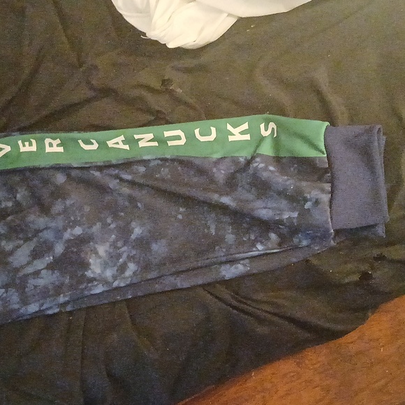 Vancouver Canucks tie dye joggers brand NHL SIZE L COLORS GREEN AND BLUE TIE DYE - Picture 10 of 12